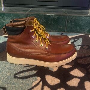 Men’s SOREL brown Waterproof winter boots size 11. Great preowned condition.